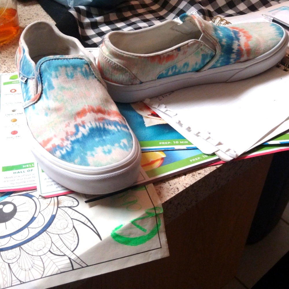 Size 7.5 Women's Vans Asher Tie-dye Skate Shoes